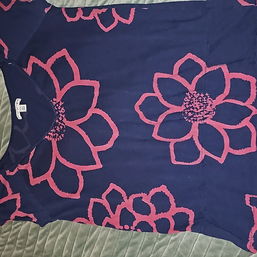 American Eagle vintage Y2K short sleeved decorative top flowers size medium